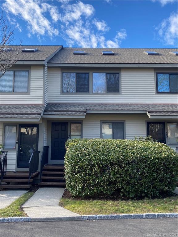 Foto principal - 2435 Bedford St