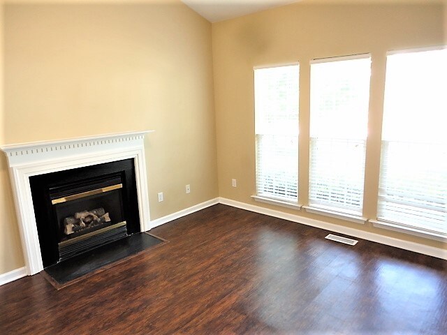 Foto del edificio - 640 Hanska Way