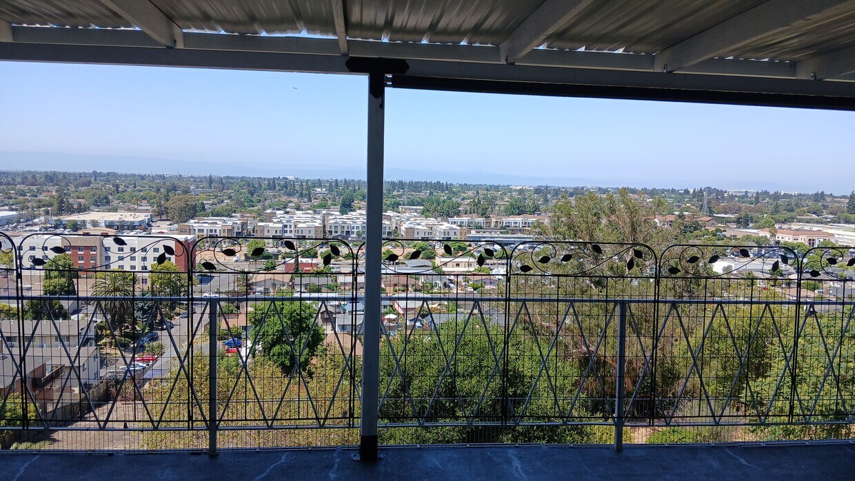 Foto principal - 1057 Central Blvd