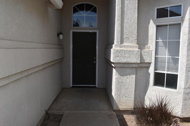 Building Photo - 1453 Hunters Dr