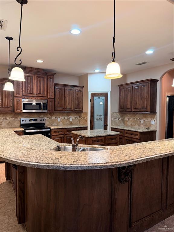 Foto del edificio - 27 Granada Cir