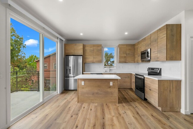 Foto del edificio - Introducing a stunning newly constructed t...