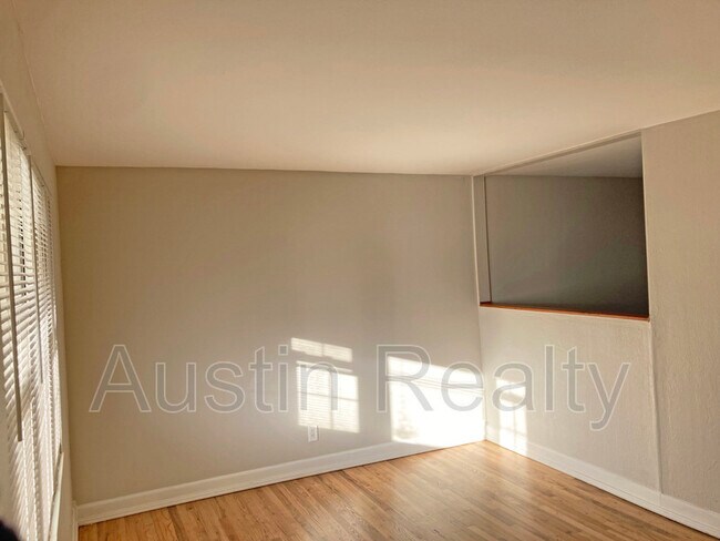 Foto del edificio - 1051 Woodland Trails Dr