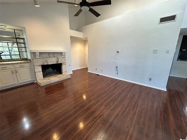 Foto del edificio - 3809 Spicewood Springs Rd