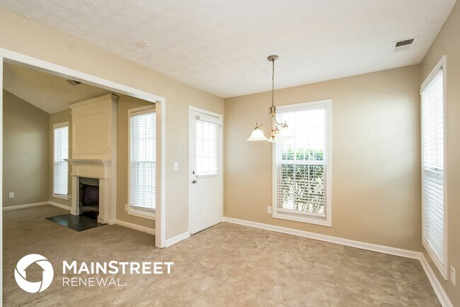 Building Photo - 1628 Marceau Dr