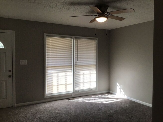 Building Photo - 519 Everette St