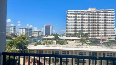 Building Photo - 2017 OCEAN 405W