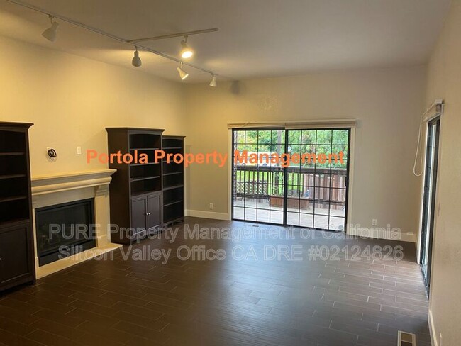 Building Photo - 2805 Wimbledon Dr