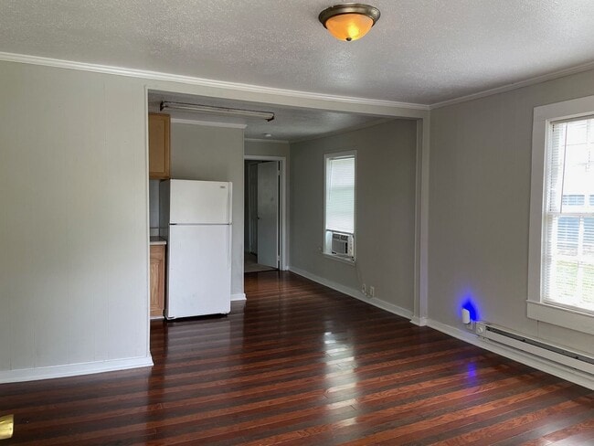 Building Photo - 841