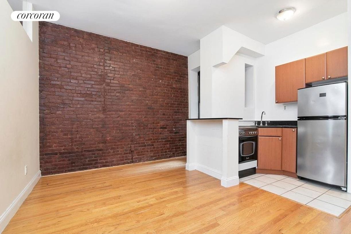 Building Photo - 530 W 123rd St