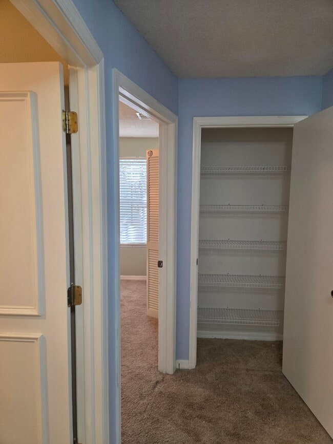 Fotografía del edificio - 1030 Loch Vail