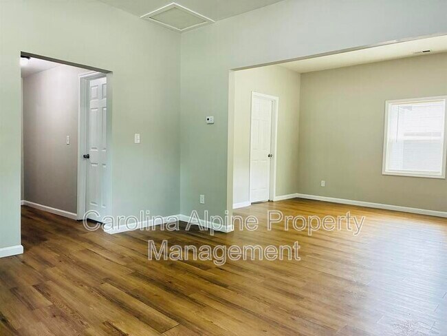 Foto del edificio - 611 S Mountain St
