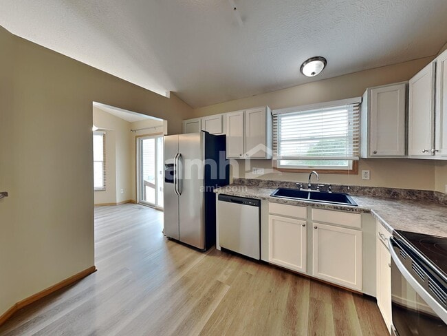 Foto del edificio - 2130 Winding Hollow Dr