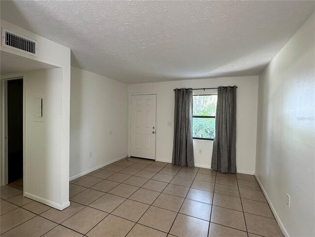 Building Photo - 9209 N Hartts Dr