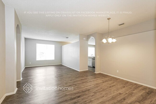 Foto del edificio - 22521 Laureldale Dr
