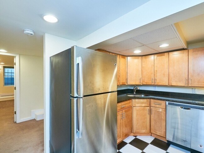 Building Photo - 883 Harrison Ave