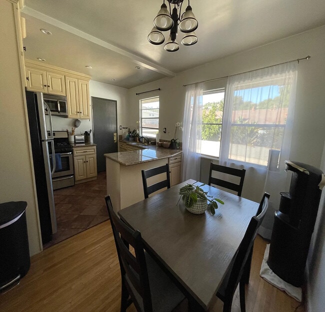 Building Photo - 5866 Bowcroft St