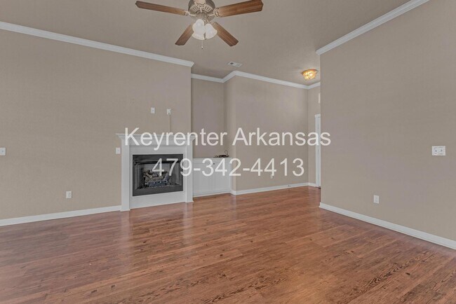 Foto del edificio - Beautiful 3-Bedroom Home with Open Layout & Fenced Backyard!