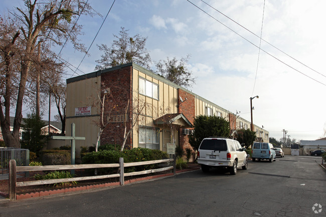 Building Photo - The Bee Apartments