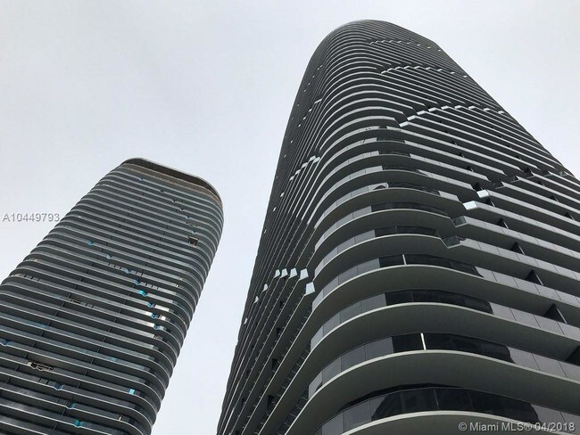 Foto del edificio - 45 SW 9th St
