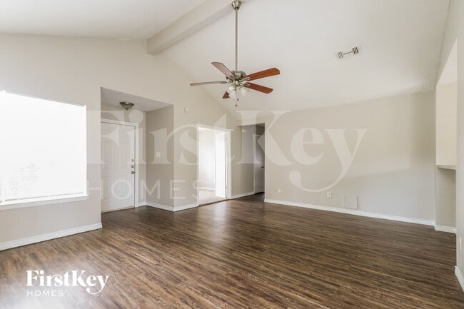 Foto del edificio - 22319 Meadowrock Dr