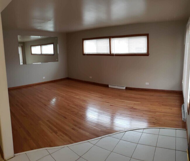 Building Photo - 17200 Highland Ave