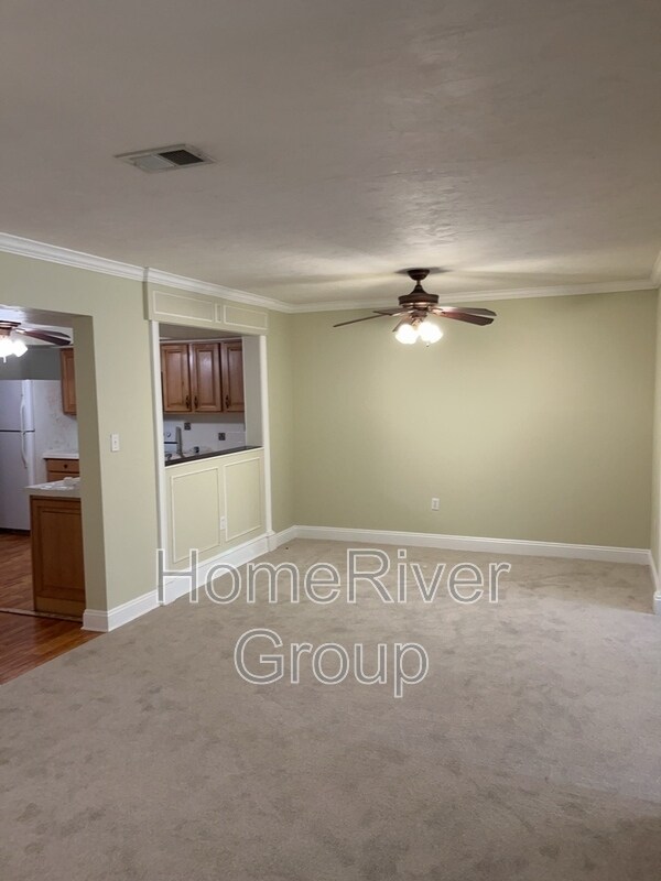Building Photo - 1731 Golf Club Dr