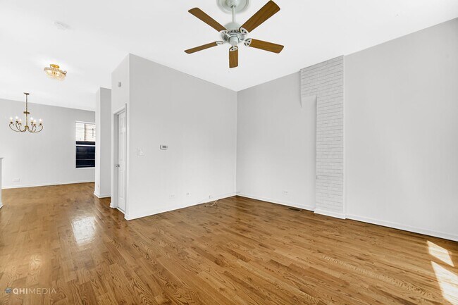 Foto del edificio - 1524 N Western Ave