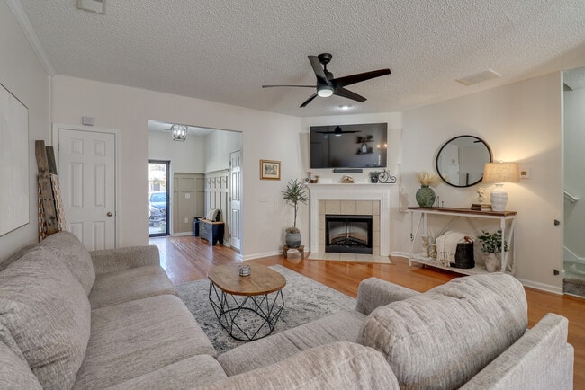 Foto del edificio - 1135 Canyon Oak Loop