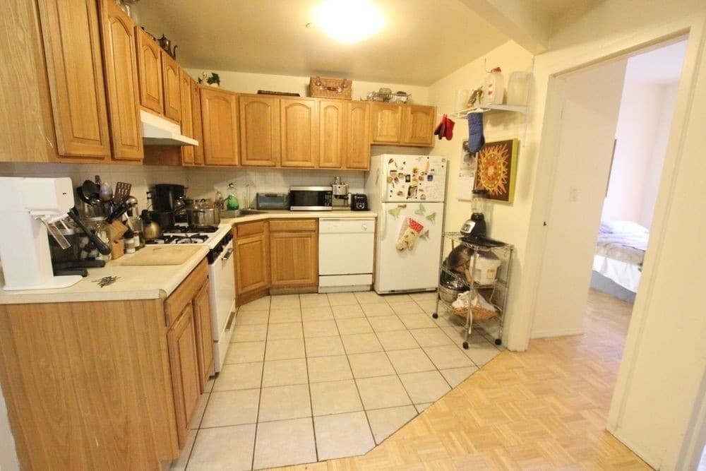 Primary Photo - 21 Ten Eyck St
