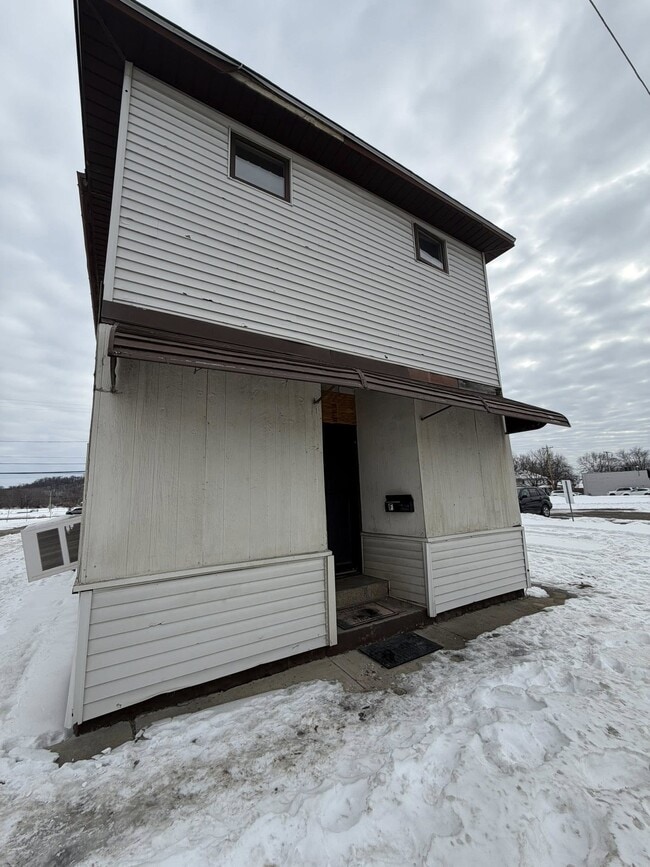 Building Photo - 1340 Linden Ave