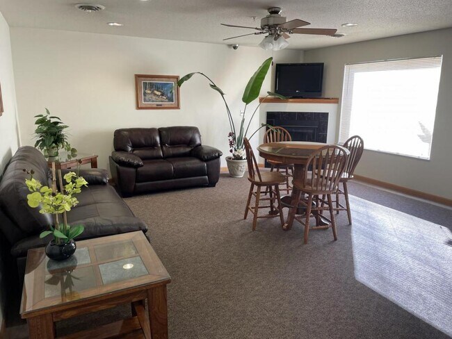 Foto del edificio - 800 Angel Ct., Apt 101