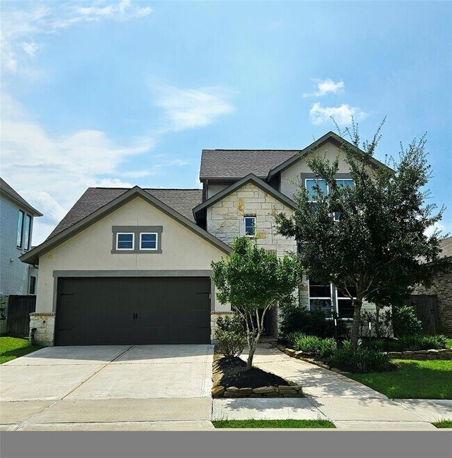 Foto del edificio - 15822 Pilot Knob Dr