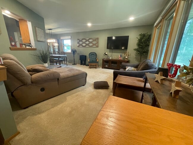 Building Photo - 6016 S 19th St