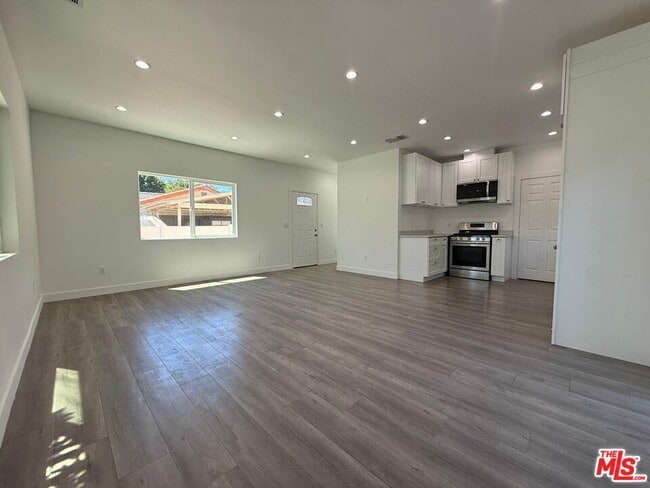 Building Photo - 6744 Radford Ave