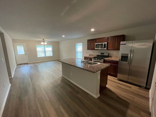Building Photo - *Rent FREE until May1!* Four Bedroom | Two Bath Home in Conroe