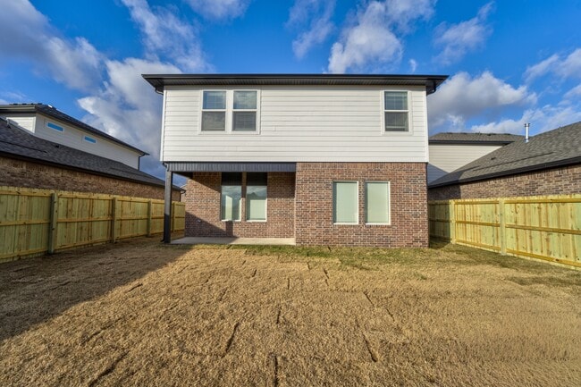 Photo - 139 S Maroon Ave House