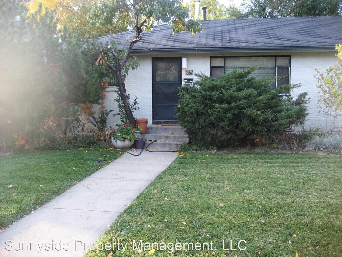 Primary Photo - 1362-1362 1/2 Alpine Ave