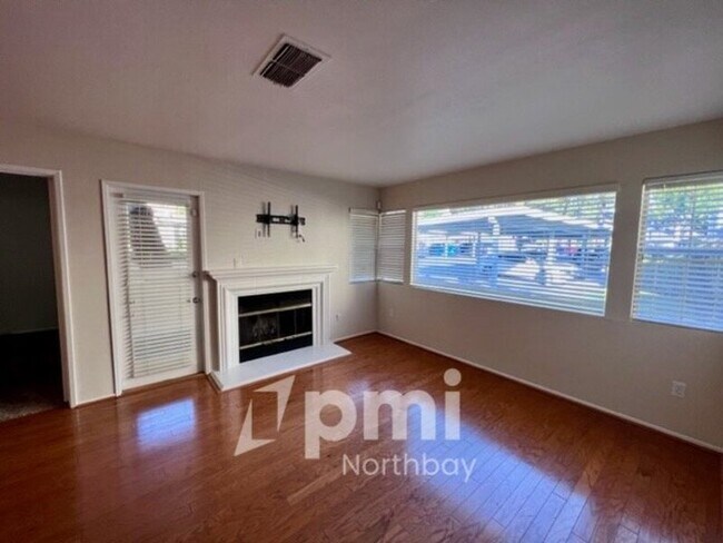 Foto del edificio - 2915 N Texas St