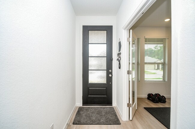 Building Photo - 28722 Mount Bonnell Dr