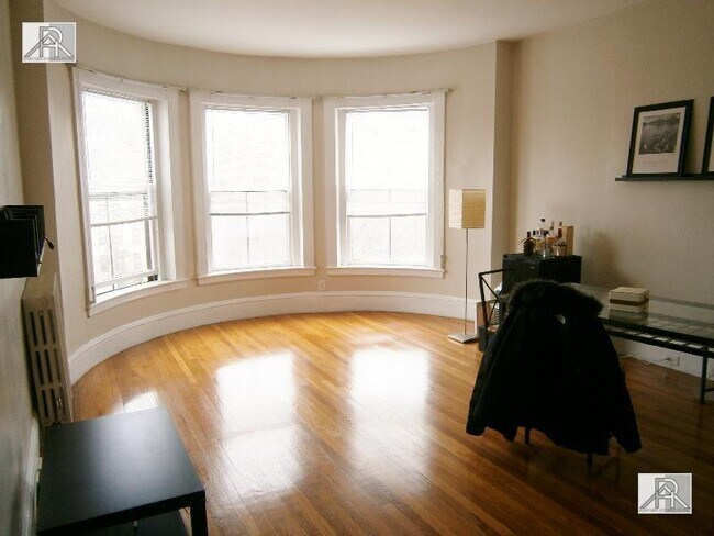 Building Photo - 1491 Beacon St