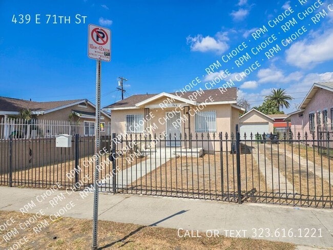 Photo - 439 E 71st St House