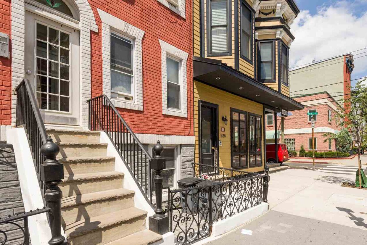 Foto principal - 532 ADAMS St