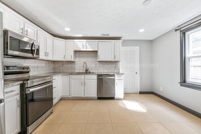 Foto del edificio - 957 Harrison Ave