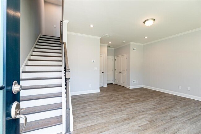 Building Photo - 535 Hardy Dr