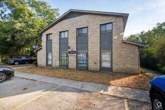 Building Photo - 200 Concho St