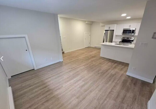 Photo du bâtiment - 817 Rte 52