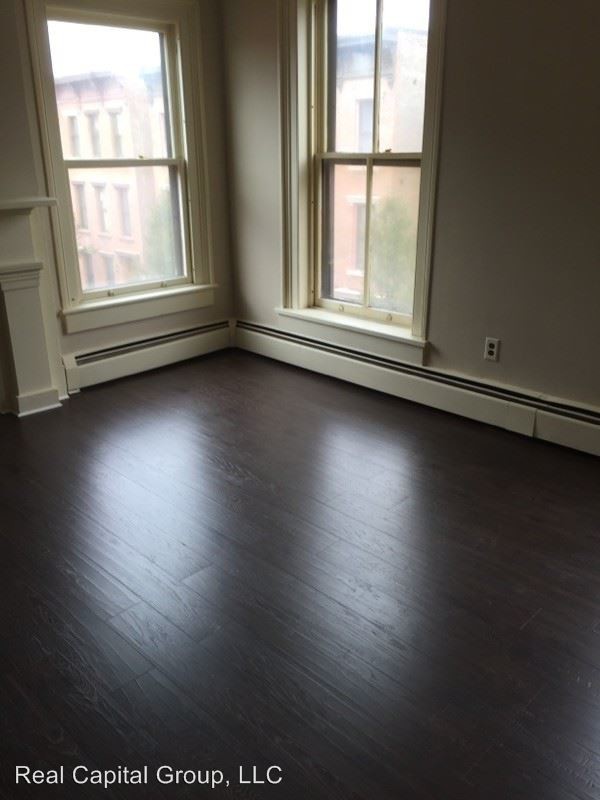 Building Photo - 1 br, 1 bath Apartment - 504 Grand St.