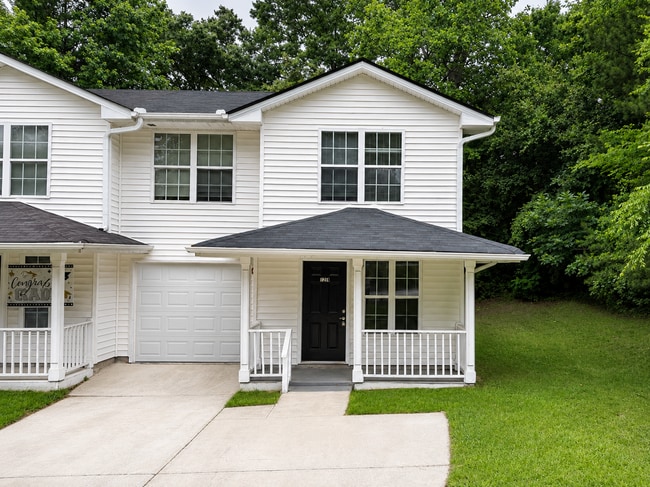 Building Photo - 1240 Pinedale Cir NW