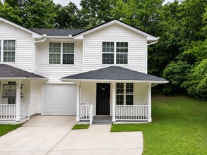 Building Photo - 1240 Pinedale Cir NW